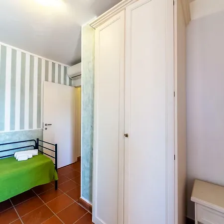 Ataras Lägenhetshotell Porto San Paolo (Sardinia)